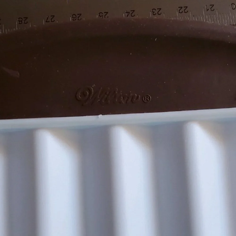 Brownie and Treat Cutter - Wilton